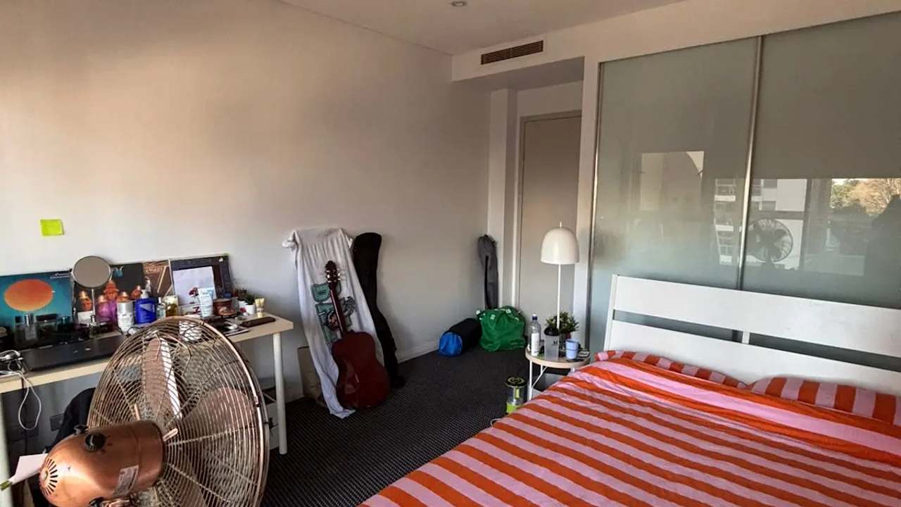 Furnished room in a flatshare
