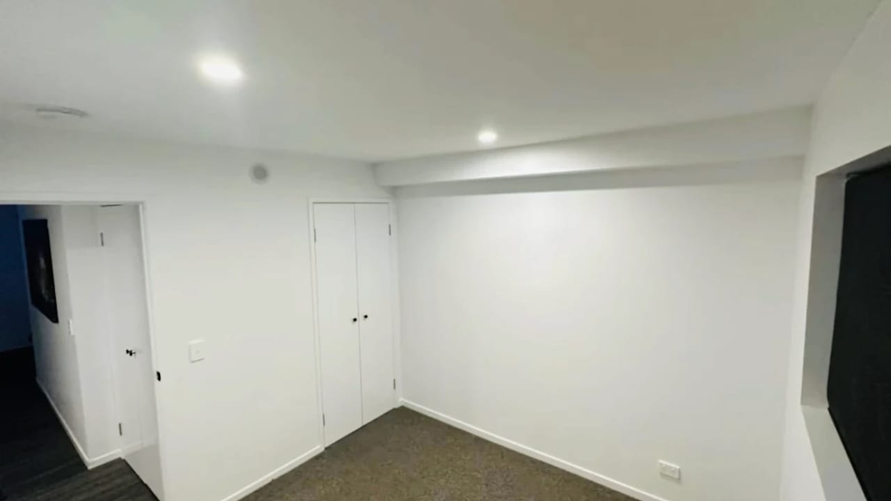 Unfurnished room in a flatshare