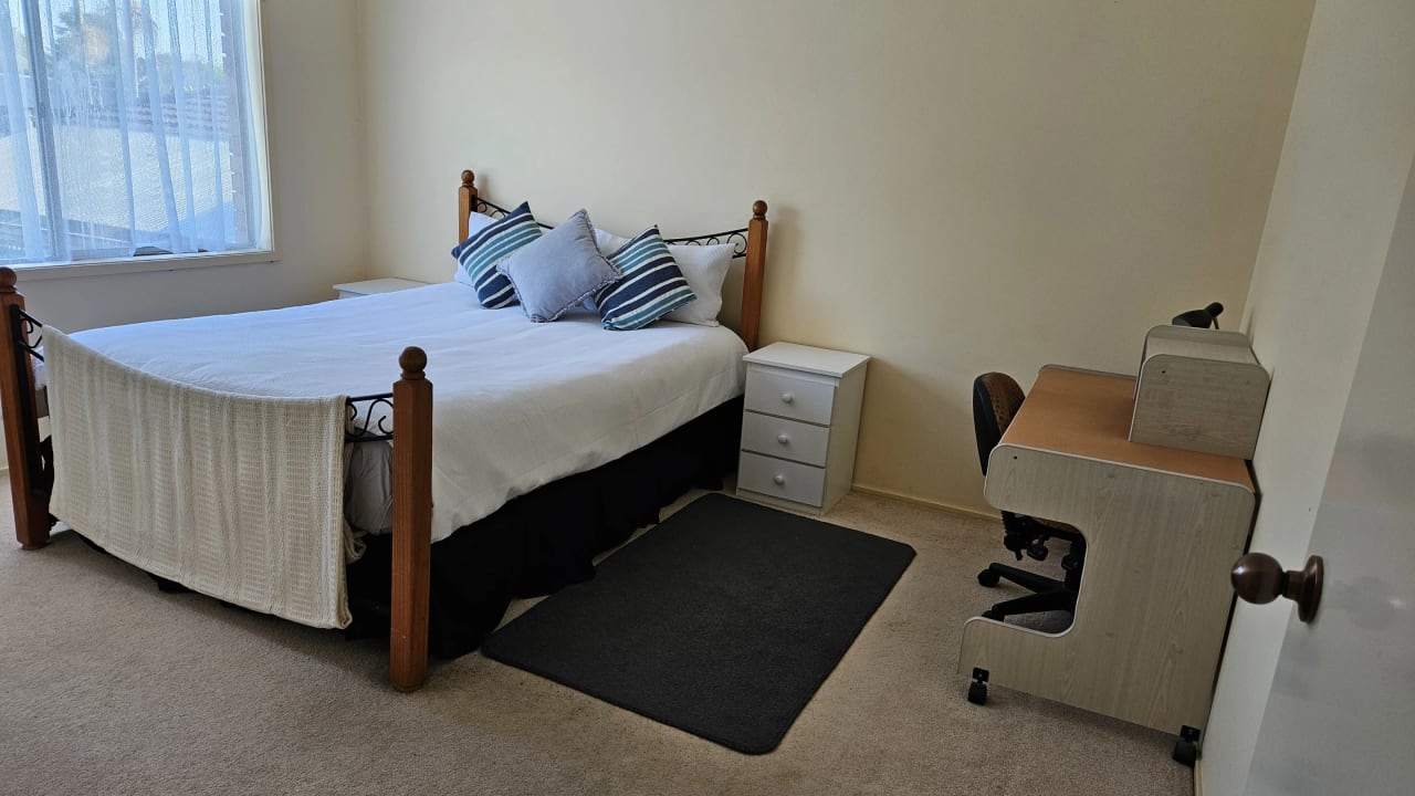 Room in a share house