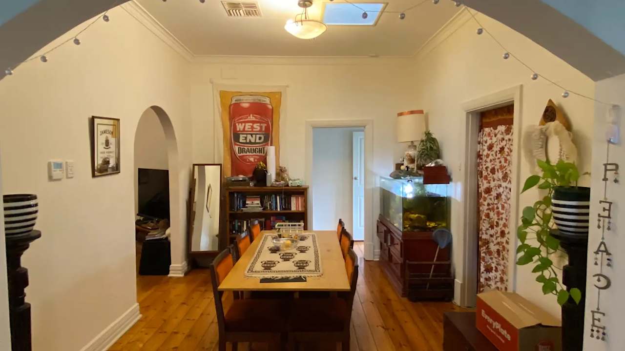 Room in a share house