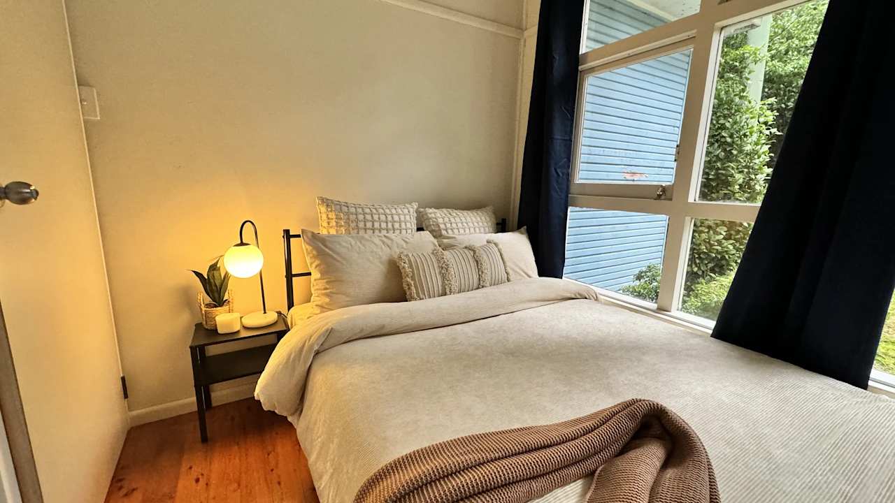 Furnished room in a flatshare