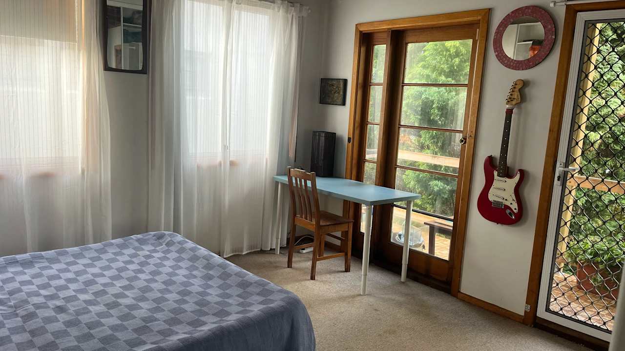 Room in a share house