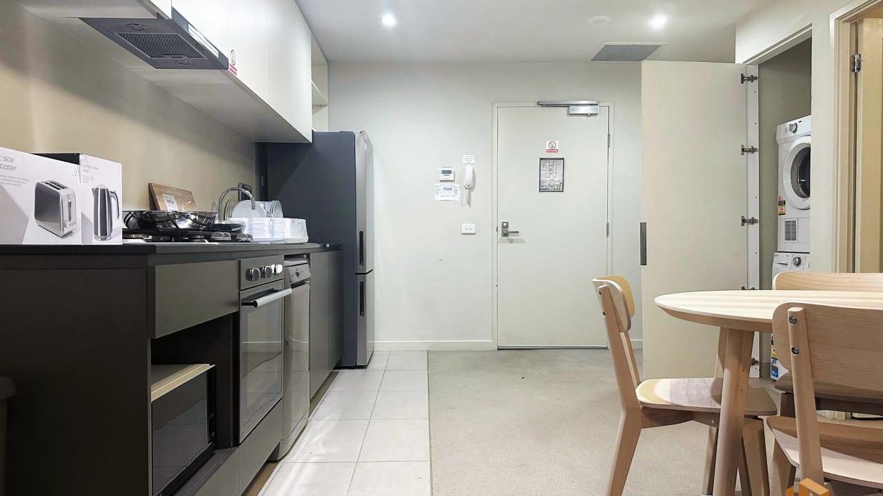 Furnished room in a flatshare