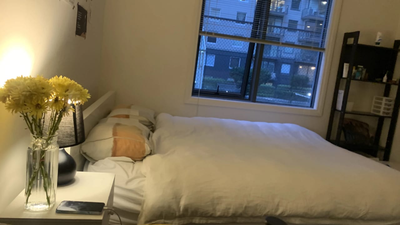 Furnished room in a flatshare