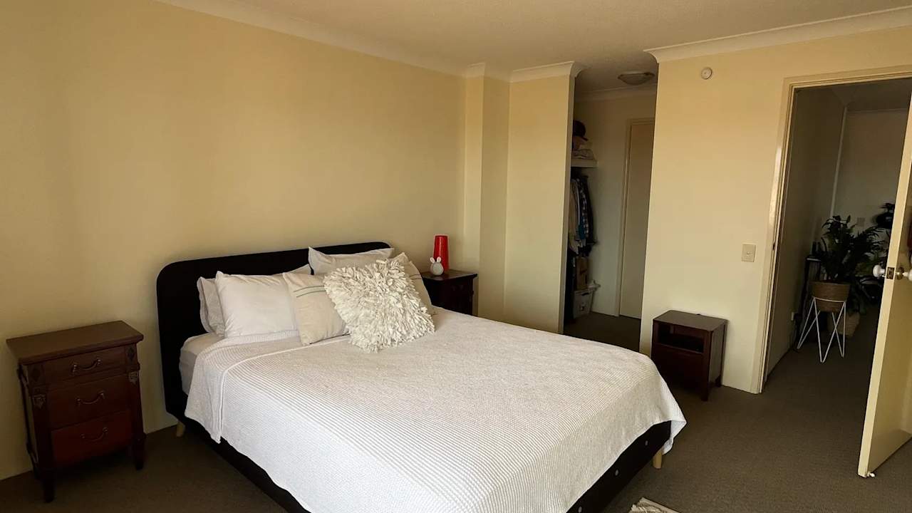 Furnished room with ensuite in a flatshare