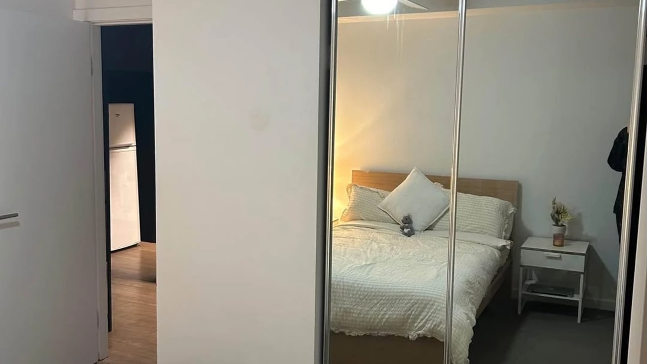 Furnished room with ensuite in a flatshare