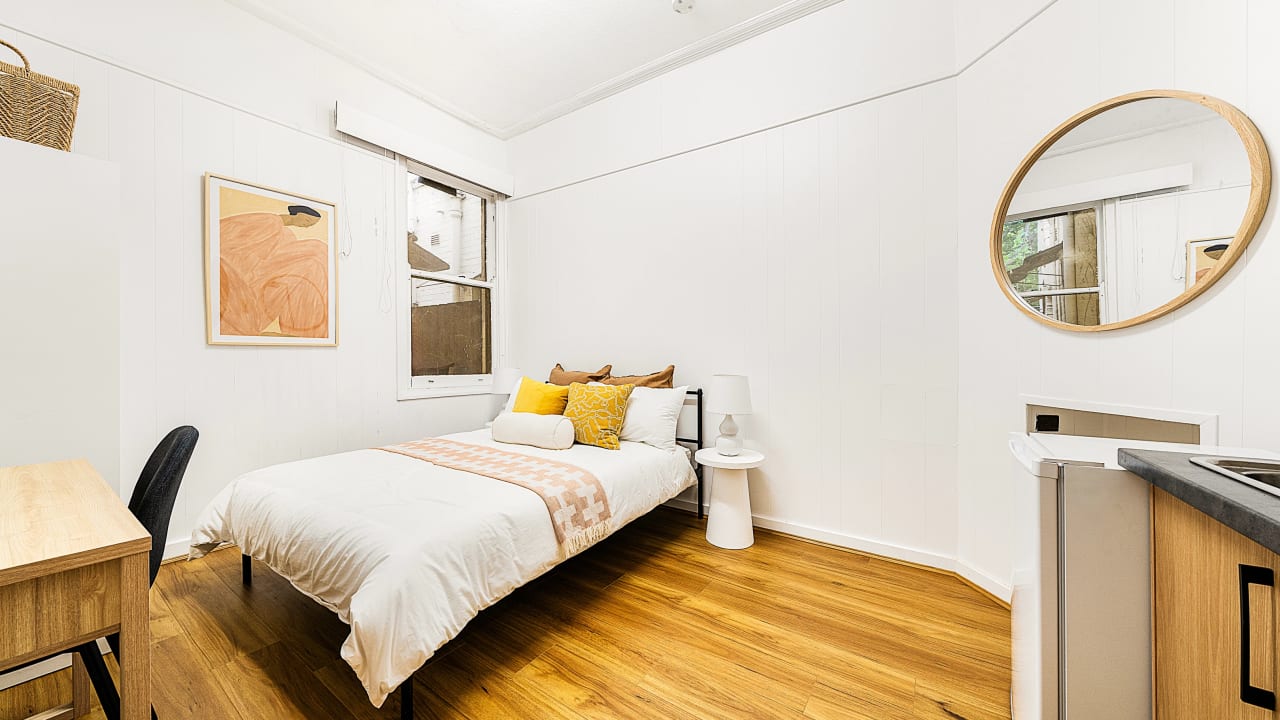 Room studio flat for rent