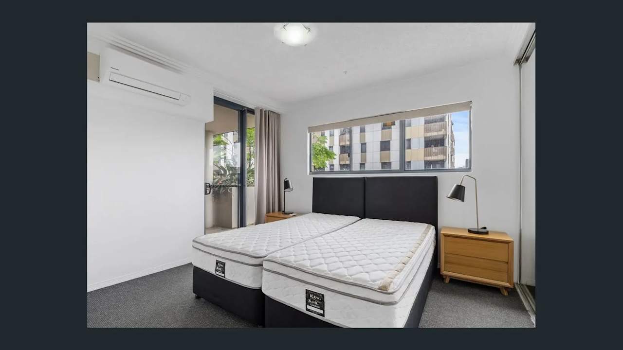 Furnished room with ensuite in a flatshare