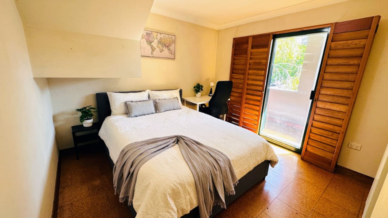 Furnished room in a share house