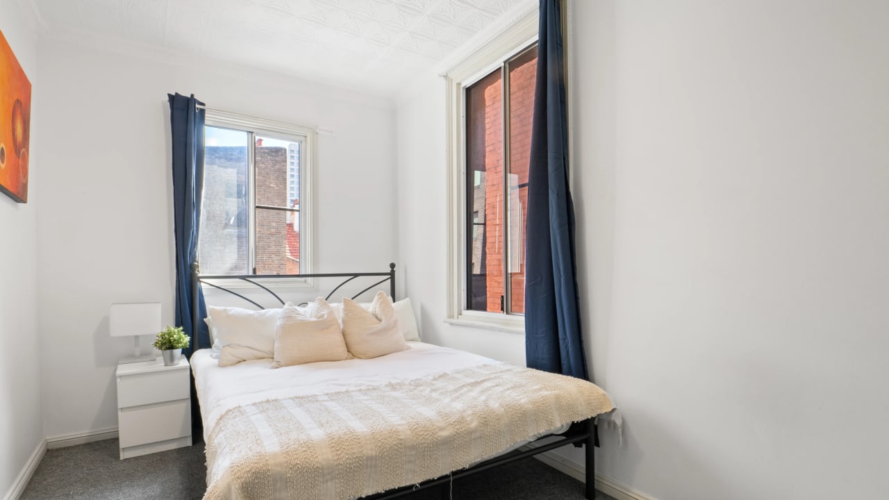 Furnished room in a flatshare