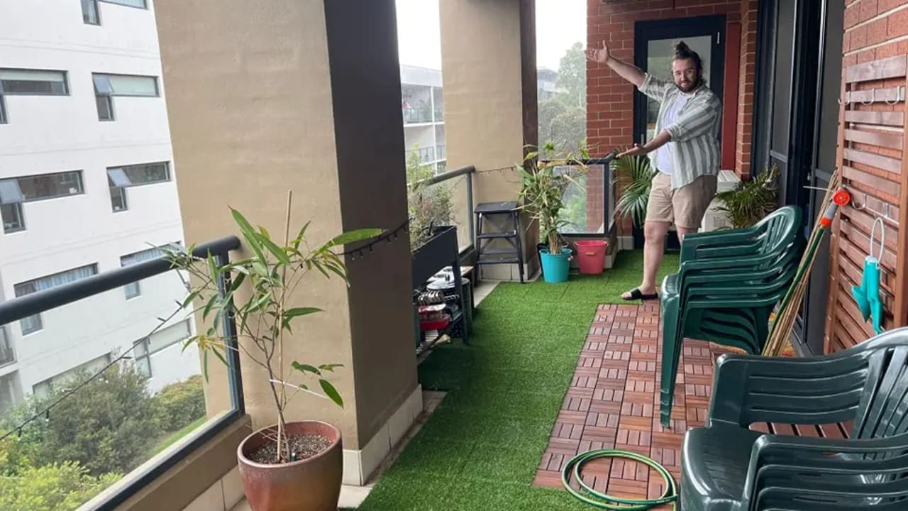 Unfurnished room with own bathroom