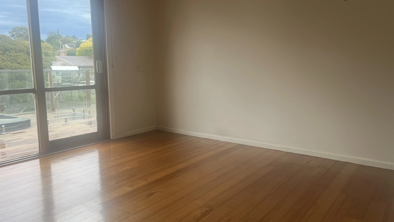 Room in a share house