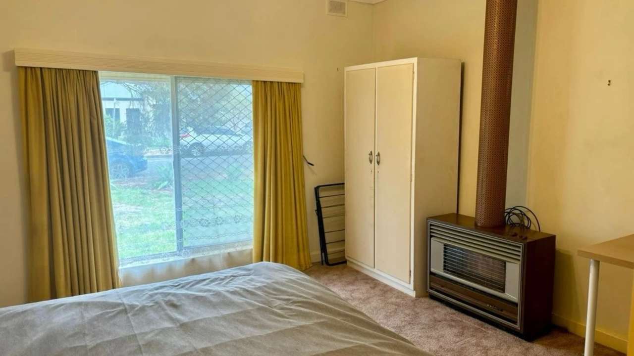 Room in a share house