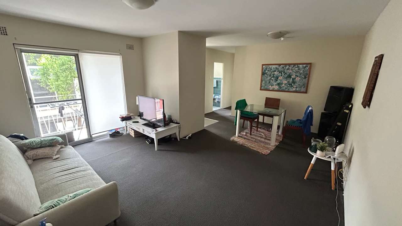 Furnished room in a flatshare