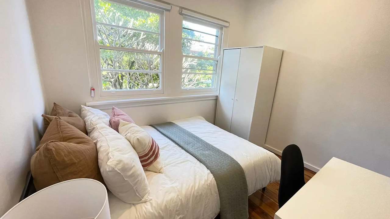 Room in a share house