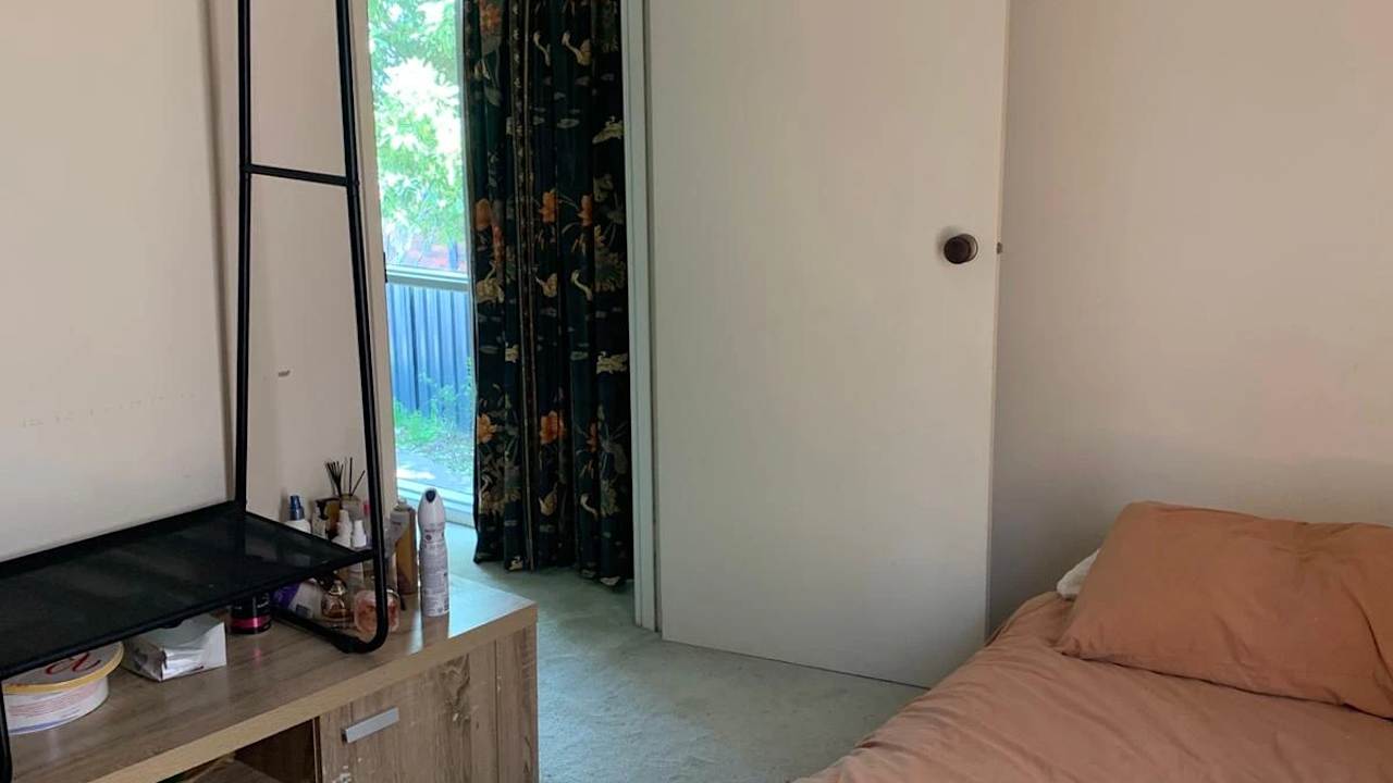 Unfurnished room in a share house