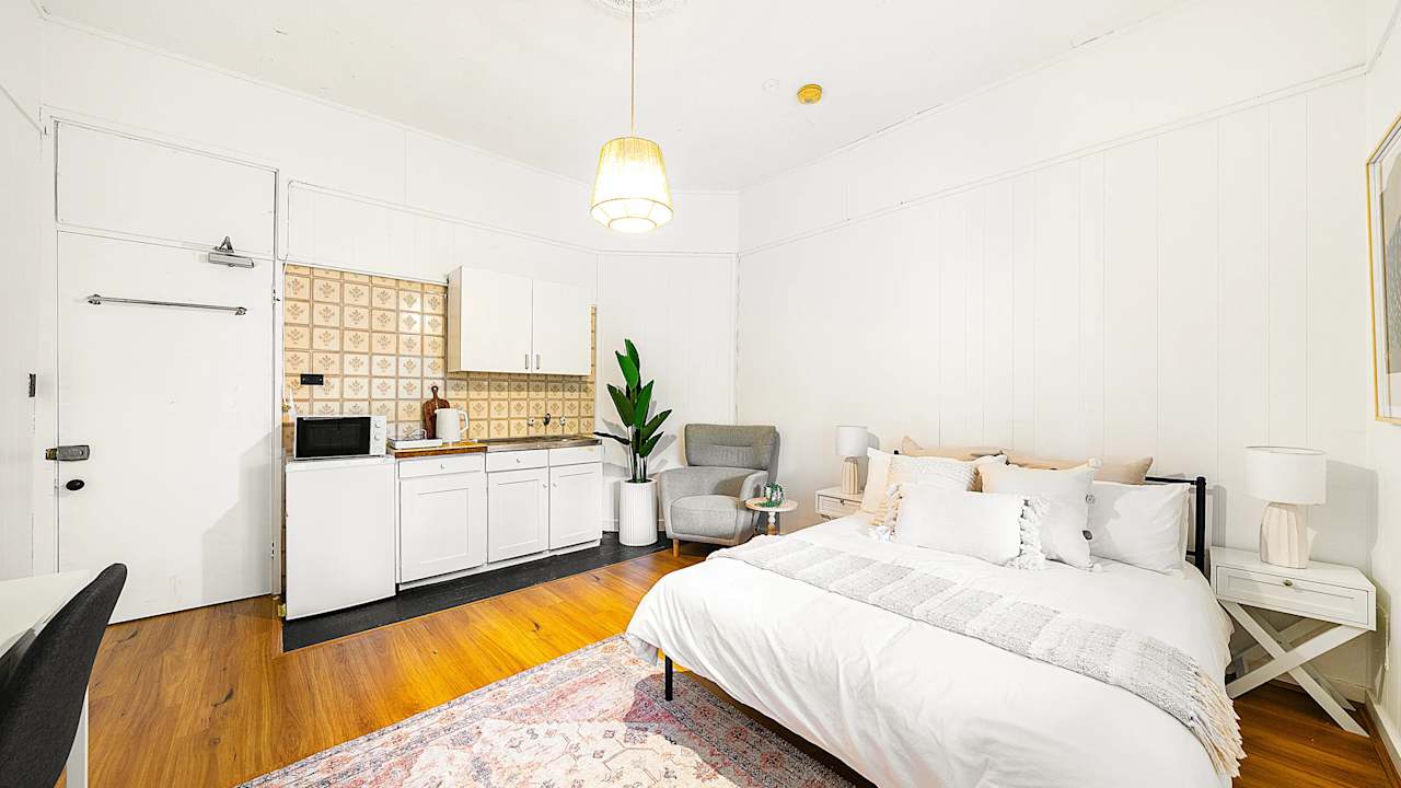 Room studio flat for rent