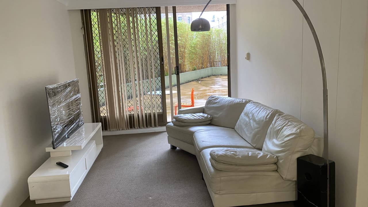 Furnished room in a flatshare