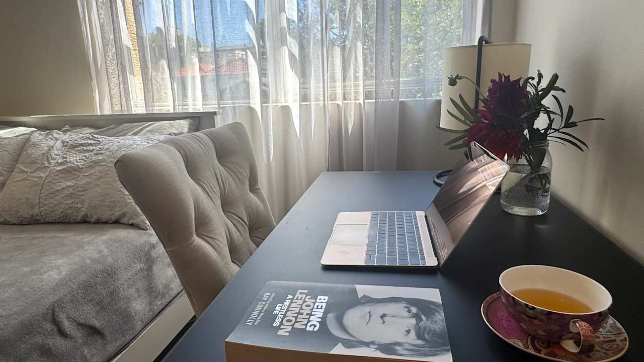 Furnished room in a flatshare