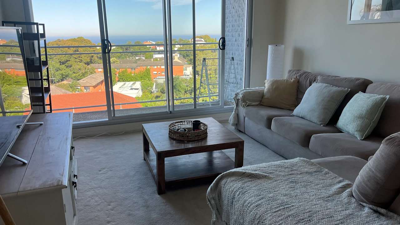 Unfurnished room in a flatshare