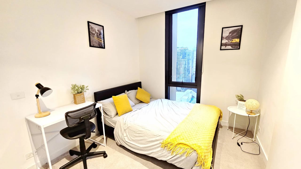 Furnished room in a flatshare