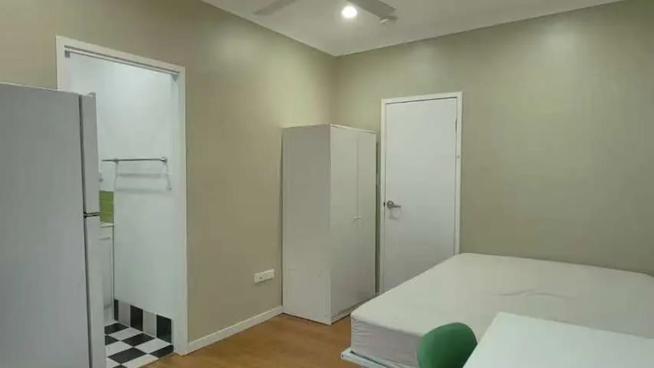 Furnished room studio flat for rent