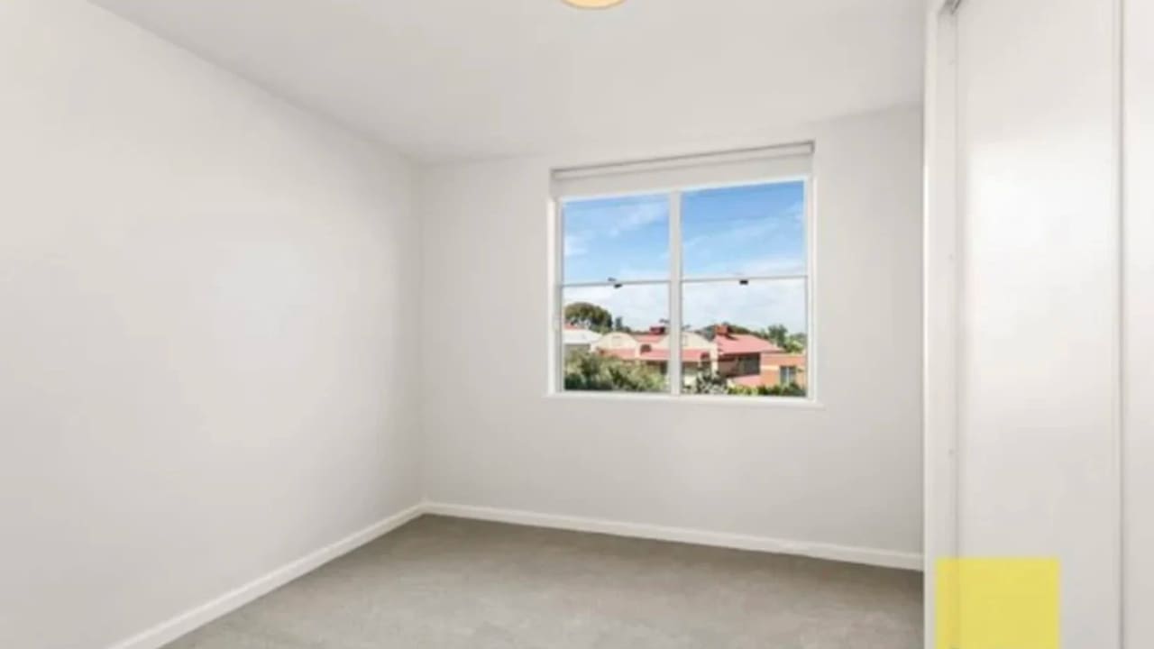 Unfurnished room in a flatshare
