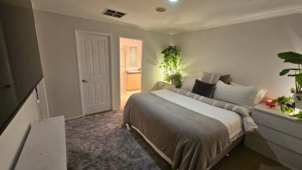 Room with ensuite in a share house
