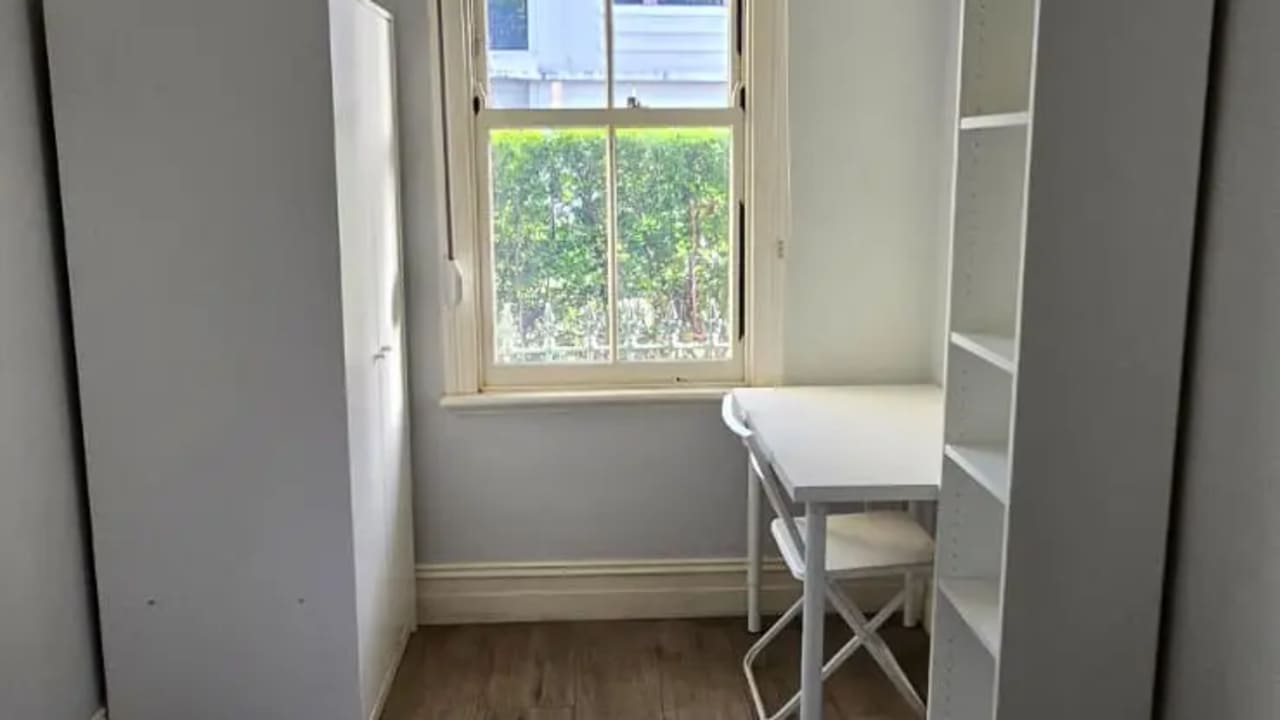 Furnished room in a share house
