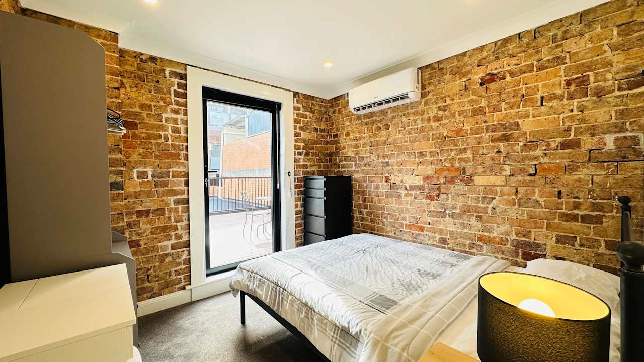 Furnished room in a share house
