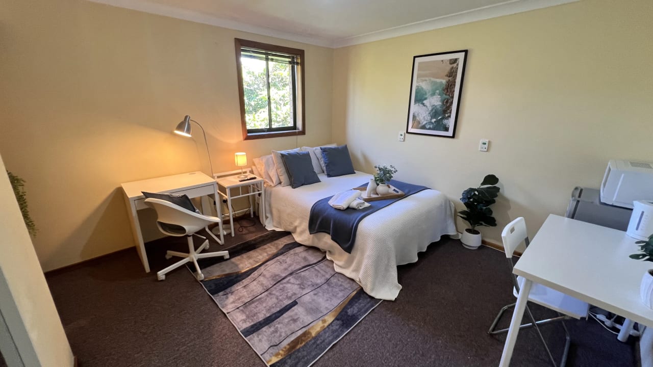 Furnished room in a share house