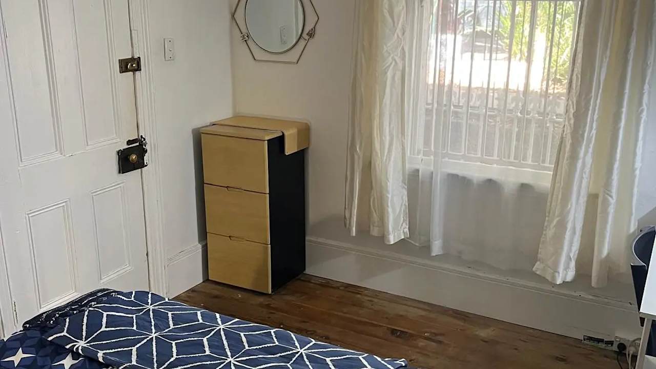 Furnished room in a share house