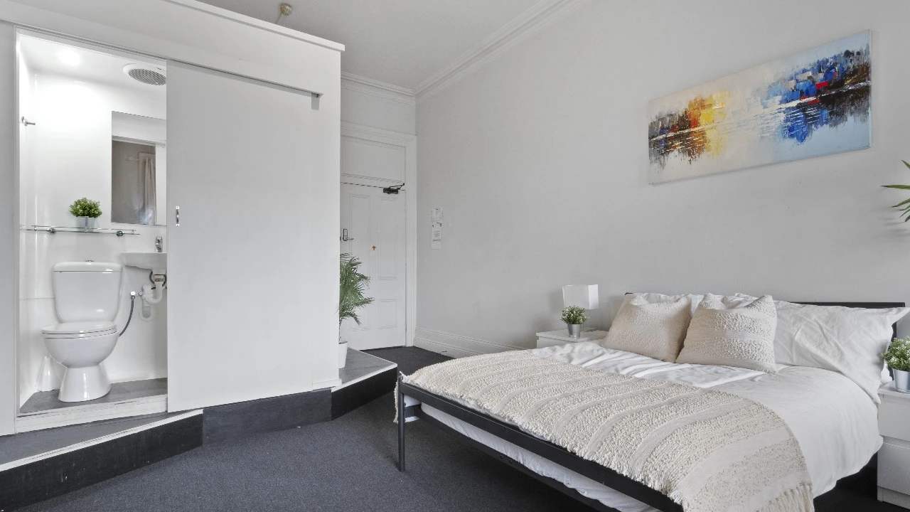 Furnished room studio flat for rent