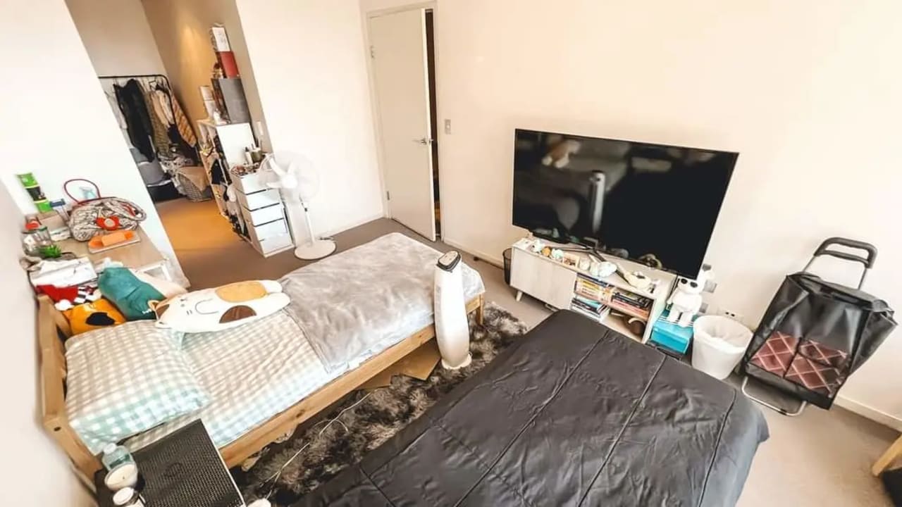 Furnished room in a flatshare