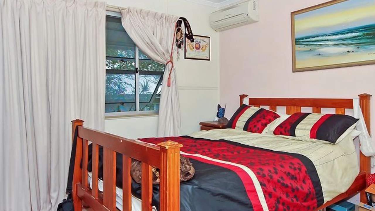Unfurnished room in a share house