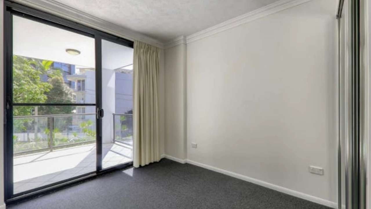 Unfurnished room with own bathroom
