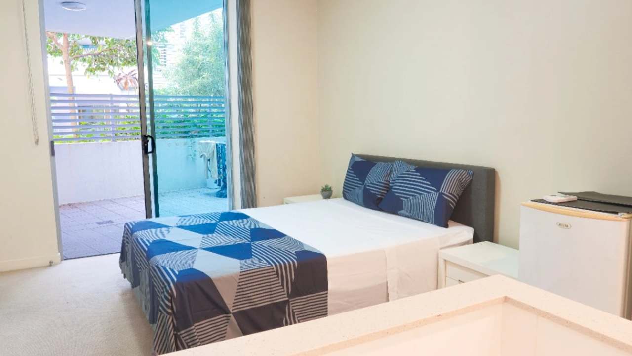 Furnished room with ensuite in a flatshare