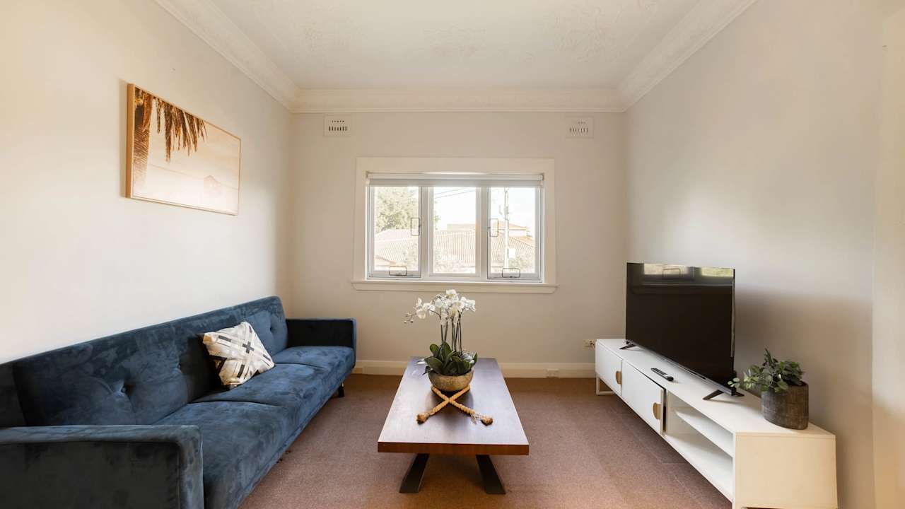 Whole property with 2 rooms for rent