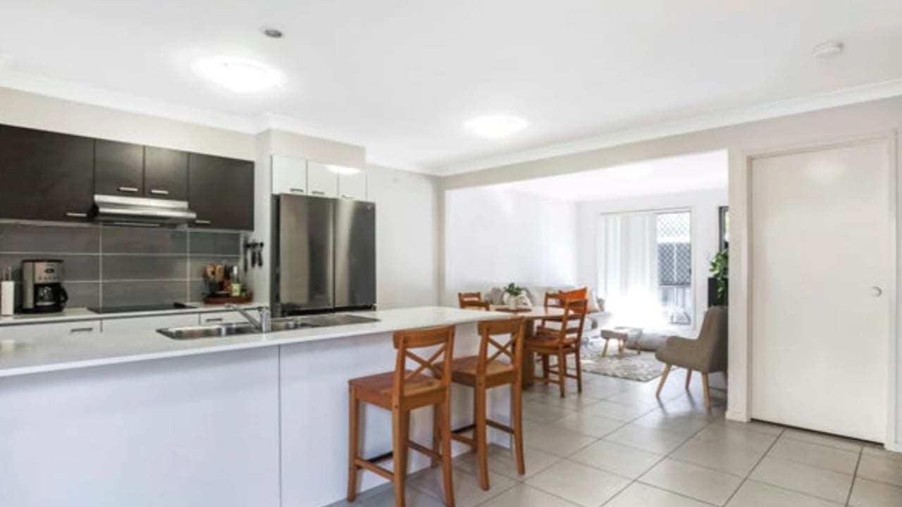 Room in a share house