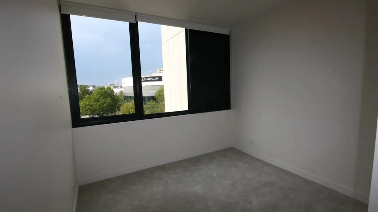 Unfurnished room with own bathroom