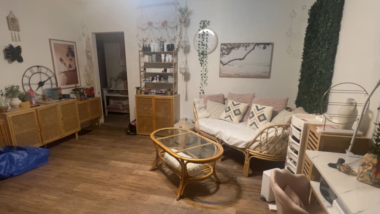 Furnished room in a flatshare