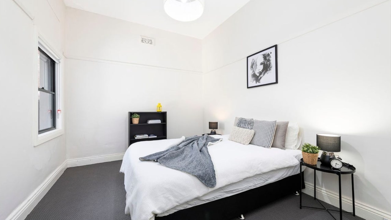 Room in a share house