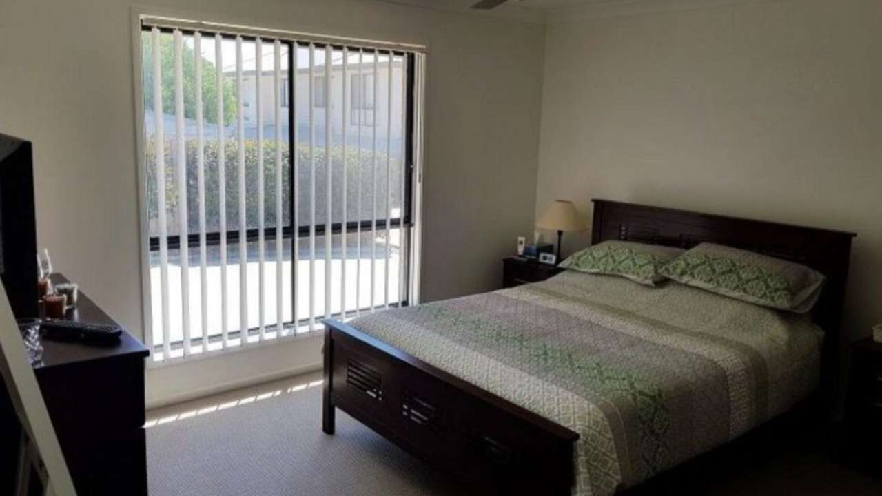 Furnished room with ensuite in a flatshare
