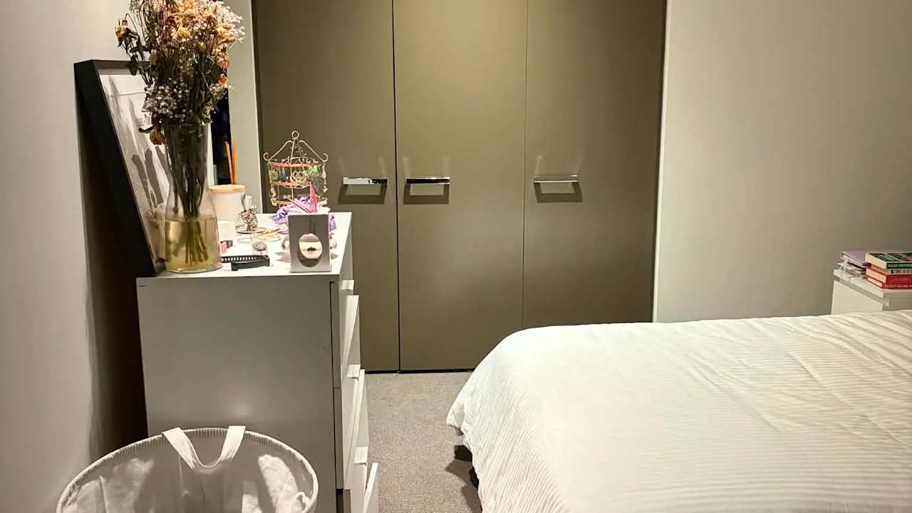 Unfurnished room in a flatshare