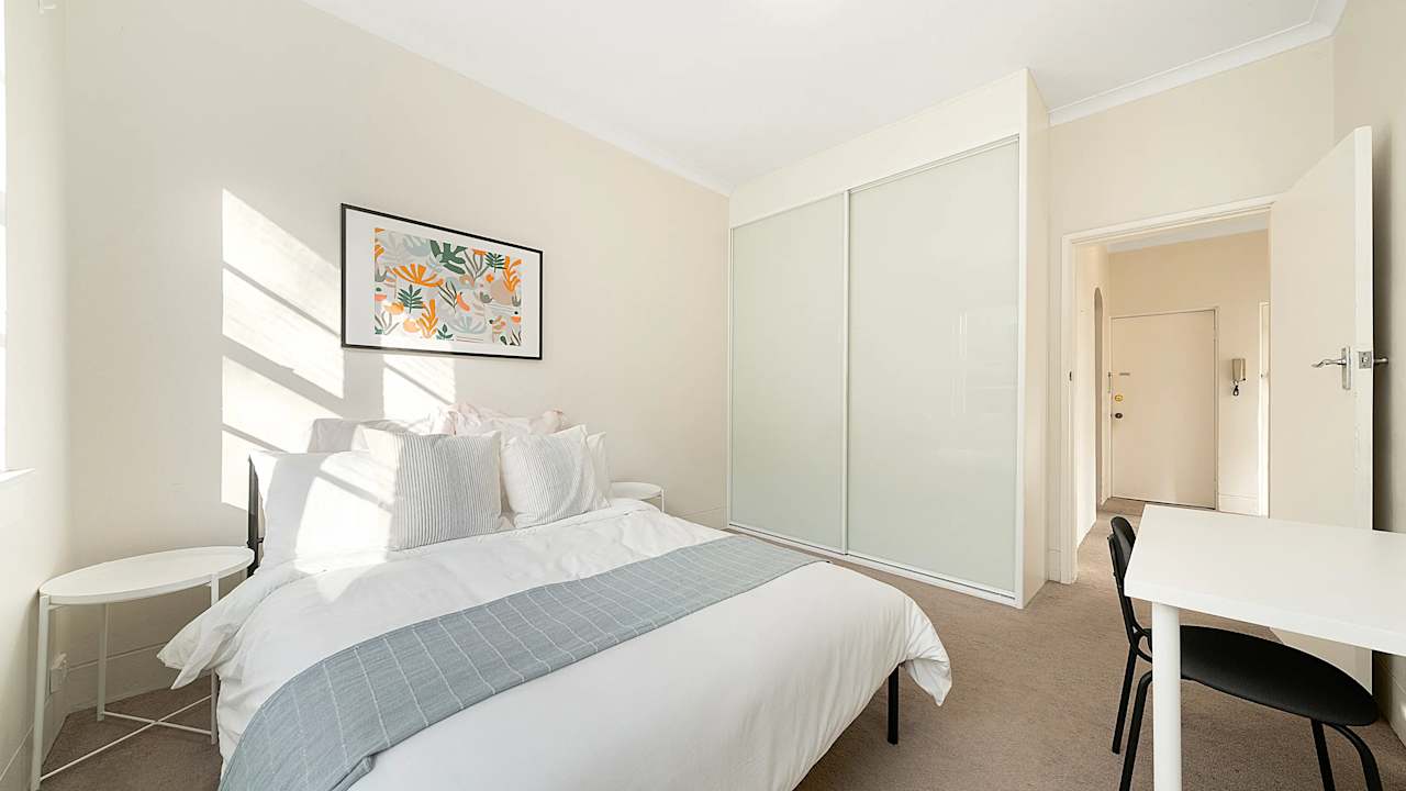 Room in a share house