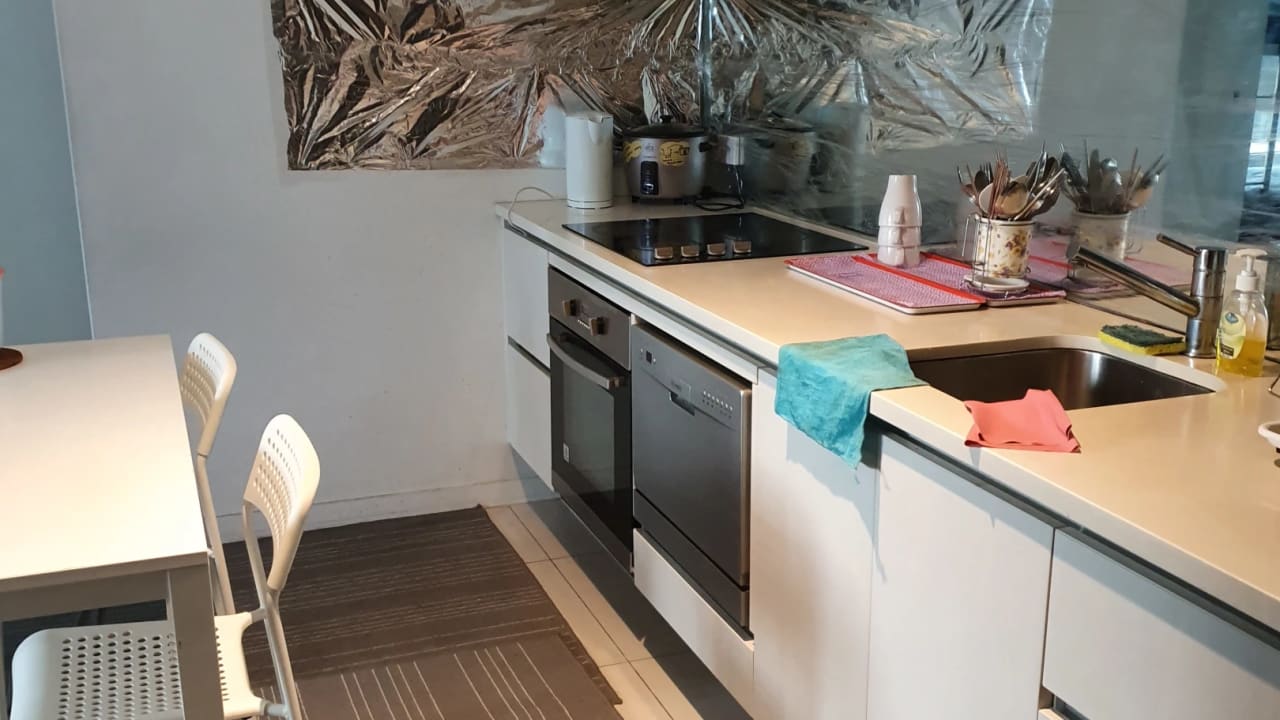 Furnished room in a flatshare