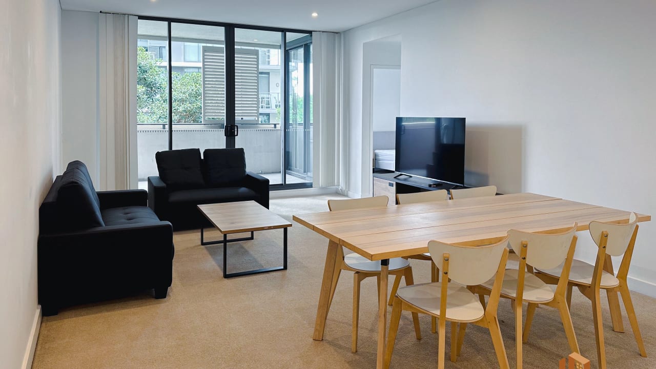 Furnished room with ensuite in a flatshare