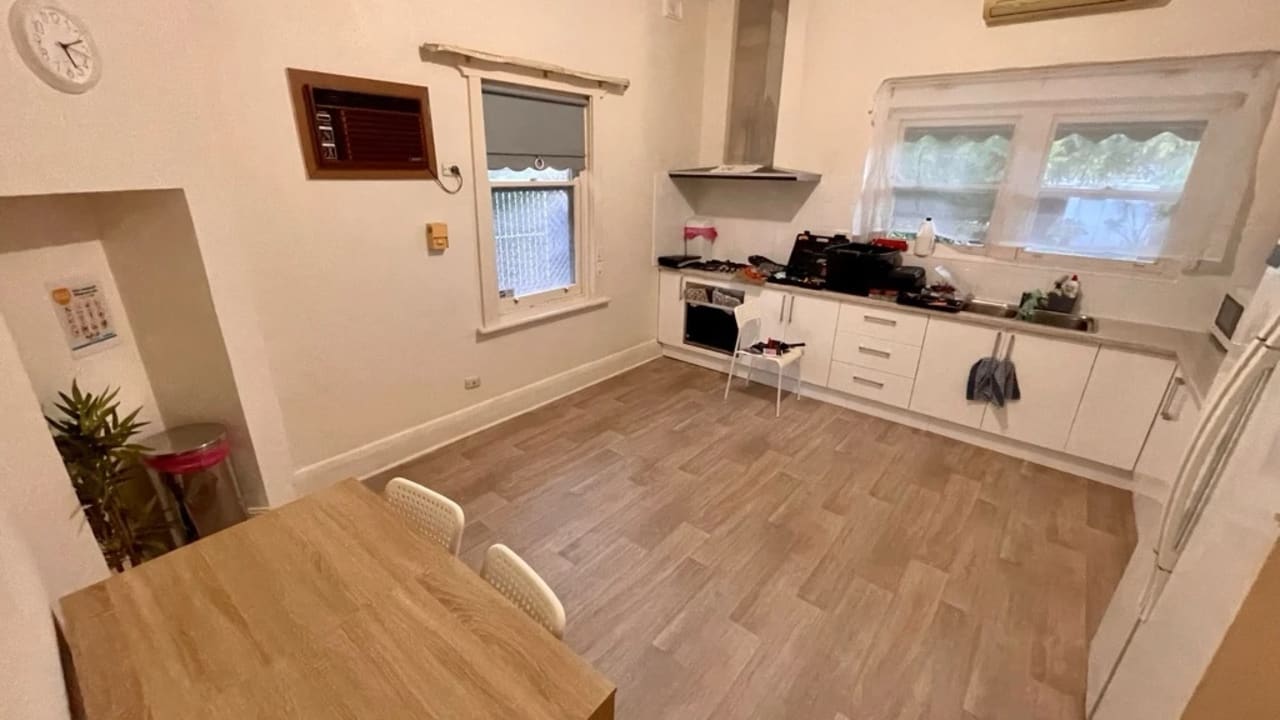 Room in a share house