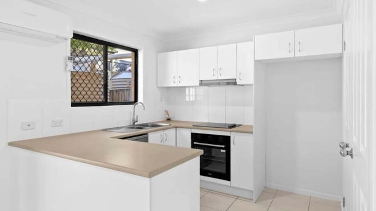 Unfurnished room with own bathroom