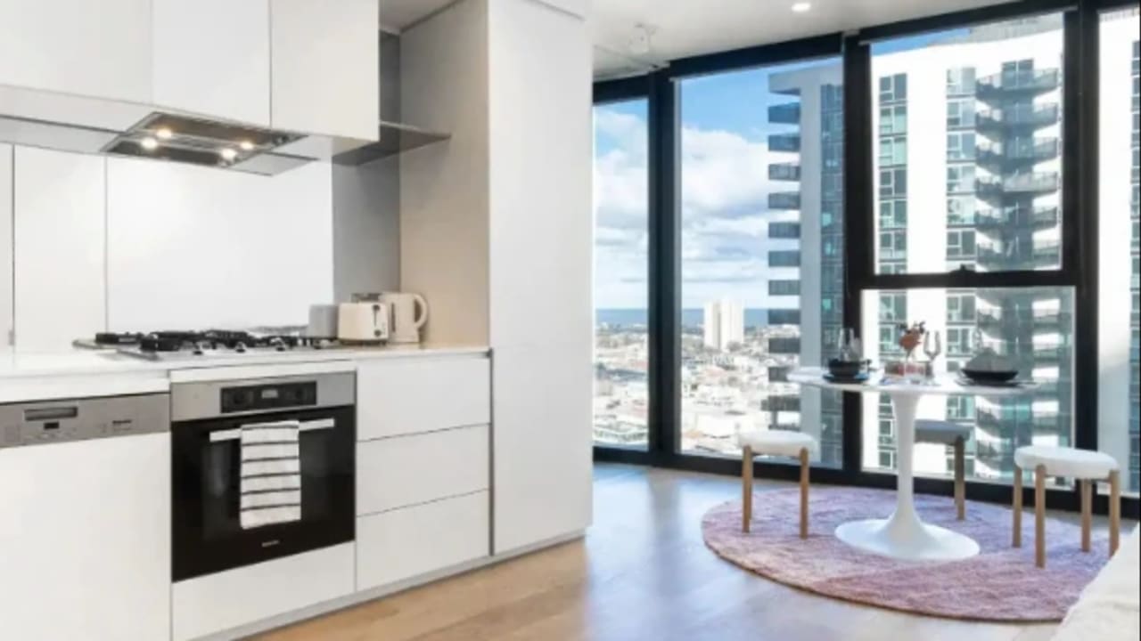 Furnished room in a flatshare